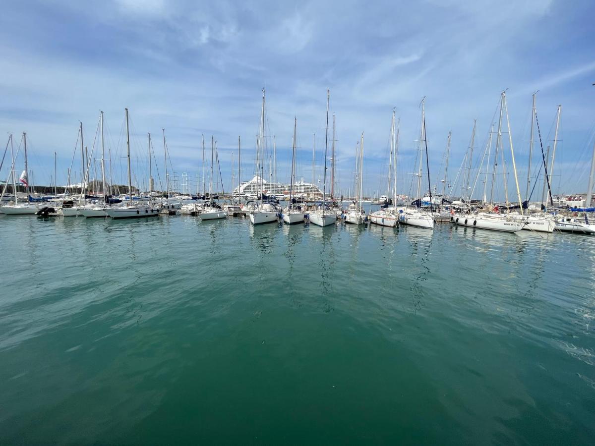 Kasia Porta Sul Mare Di Livorno Free Parking 외부 사진