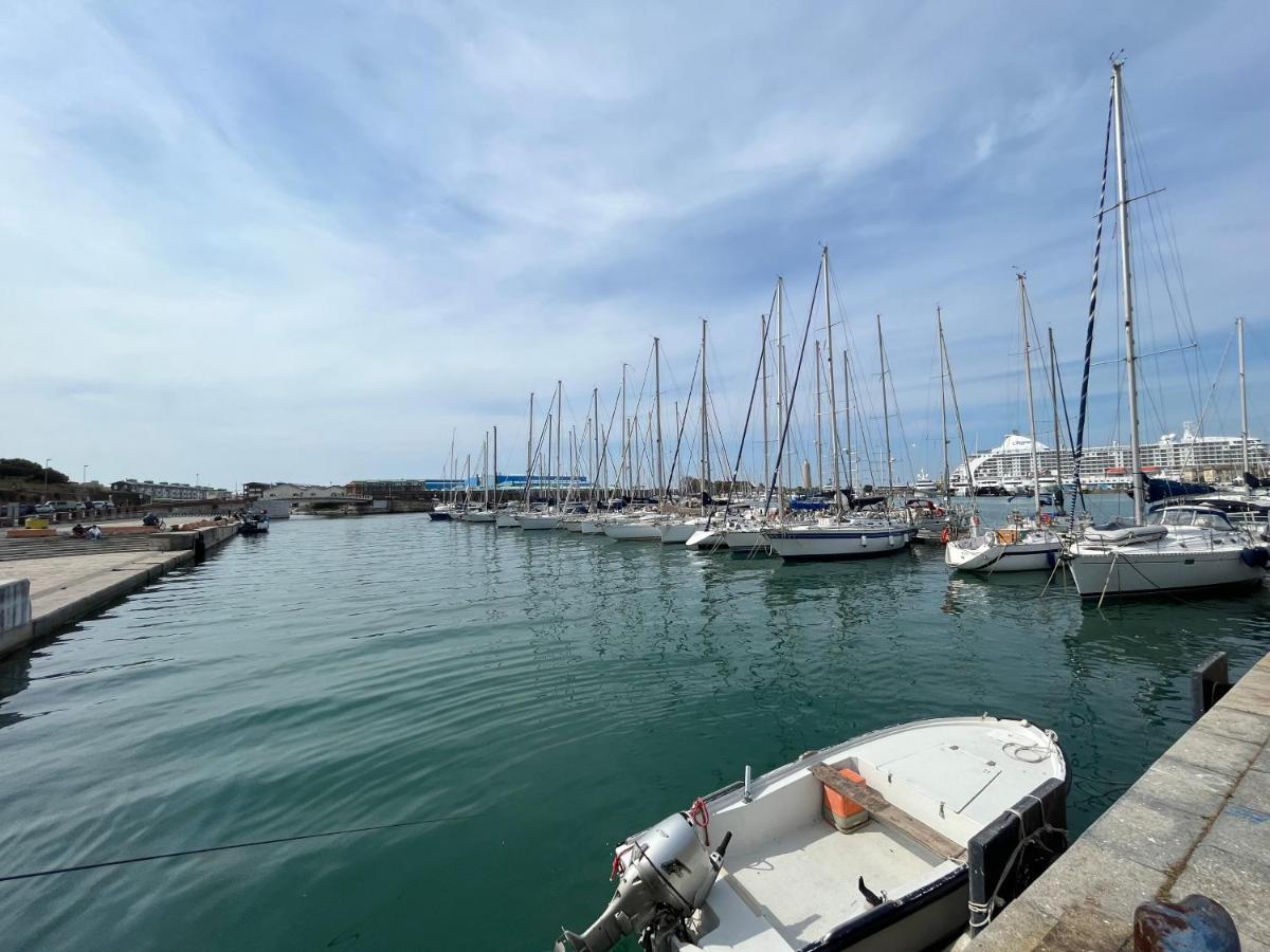 Kasia Porta Sul Mare Di Livorno Free Parking 외부 사진