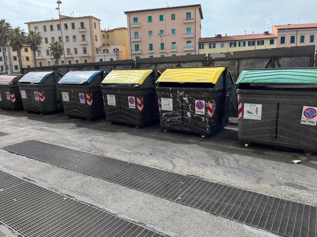Kasia Porta Sul Mare Di Livorno Free Parking 외부 사진